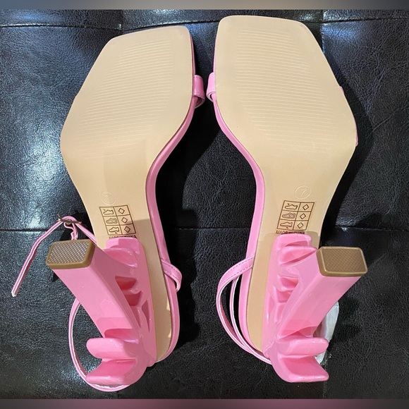 SHUZIA Faux Leather Palm Tree Heeled Sandals Womens Size 7 - Picture 3 of 11